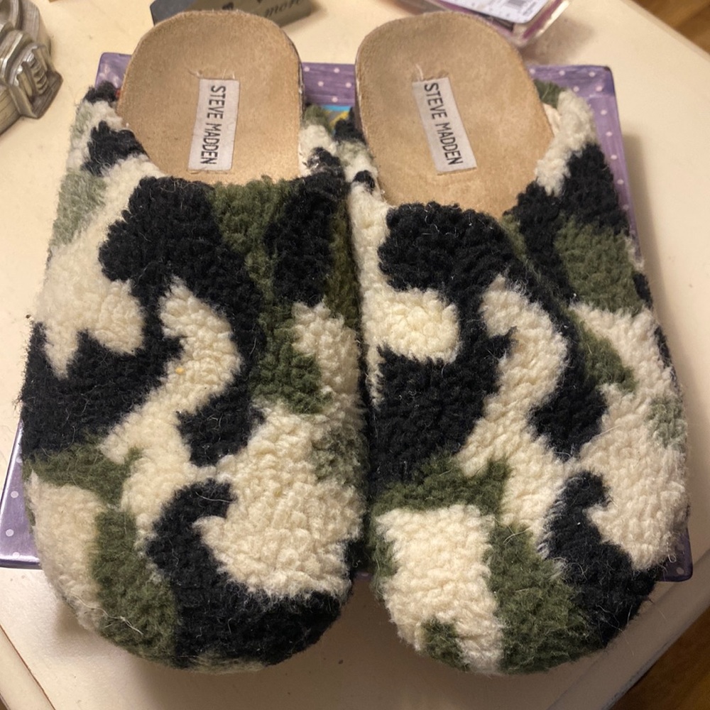 Steve Madden Camo Clogs 🇺🇸